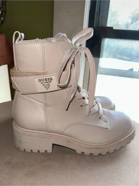GUESS Cream boots with rhinestones